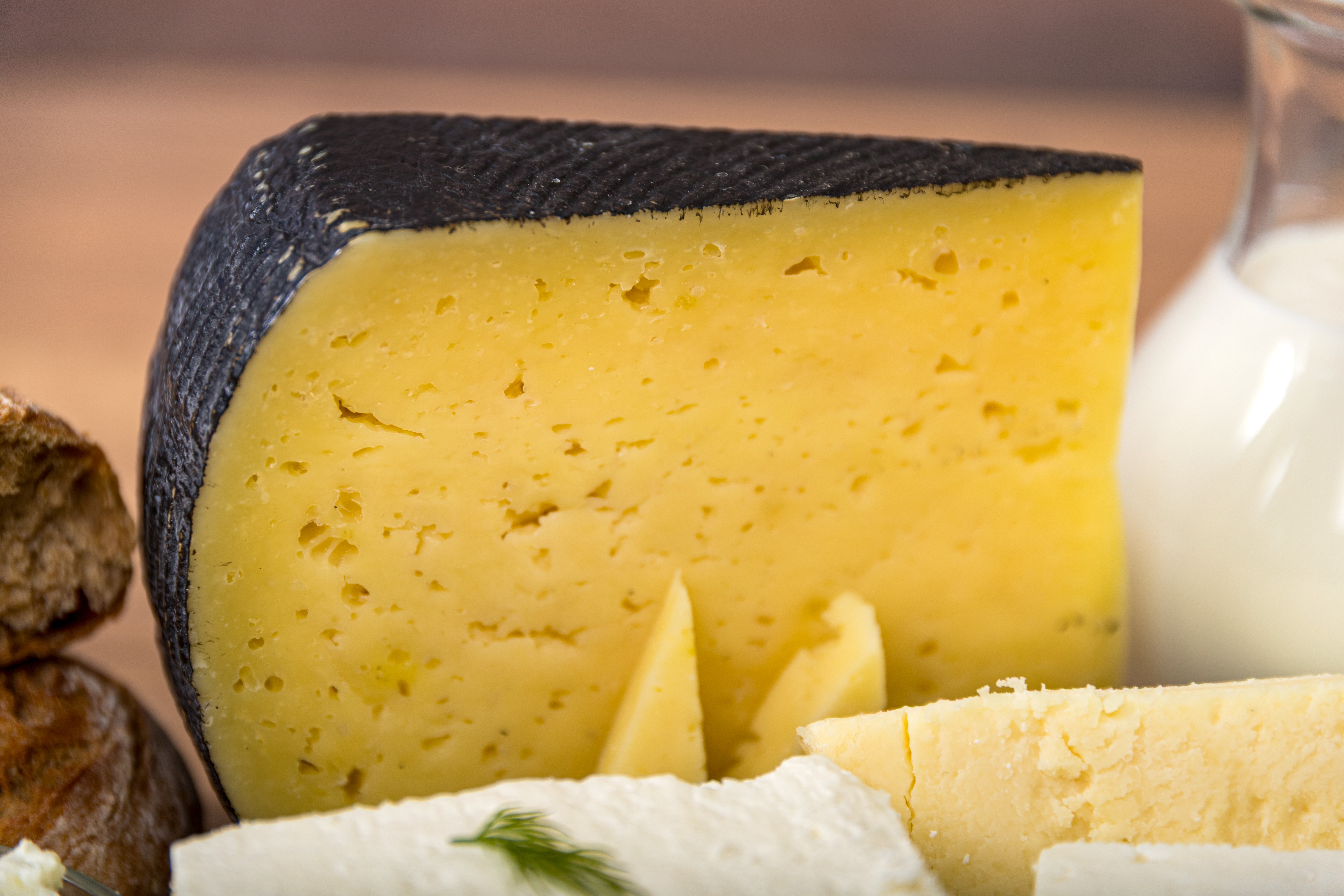 Brânză maturată de minim 3 luni