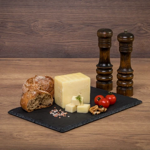 Cașcaval din lapte de vacă, 350 g